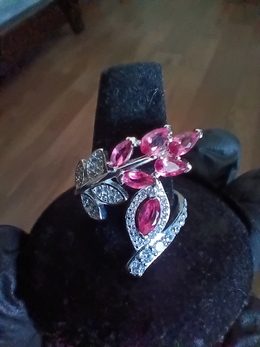 Elegant Pink Leaf Crystal Ring - Women Jewelry